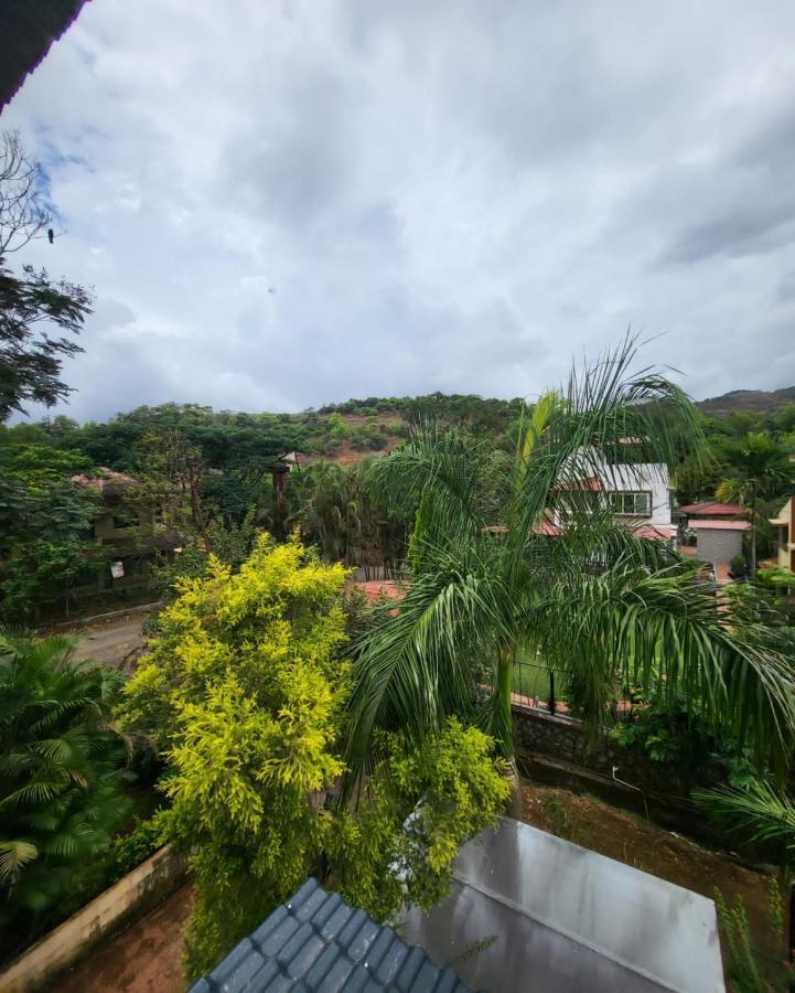 لونافالا The Perfect Stays- Lal Mahal Villa With Disco Pool المظهر الخارجي الصورة